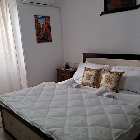 Olivia Guesthouse Gjirokaster Exterior photo